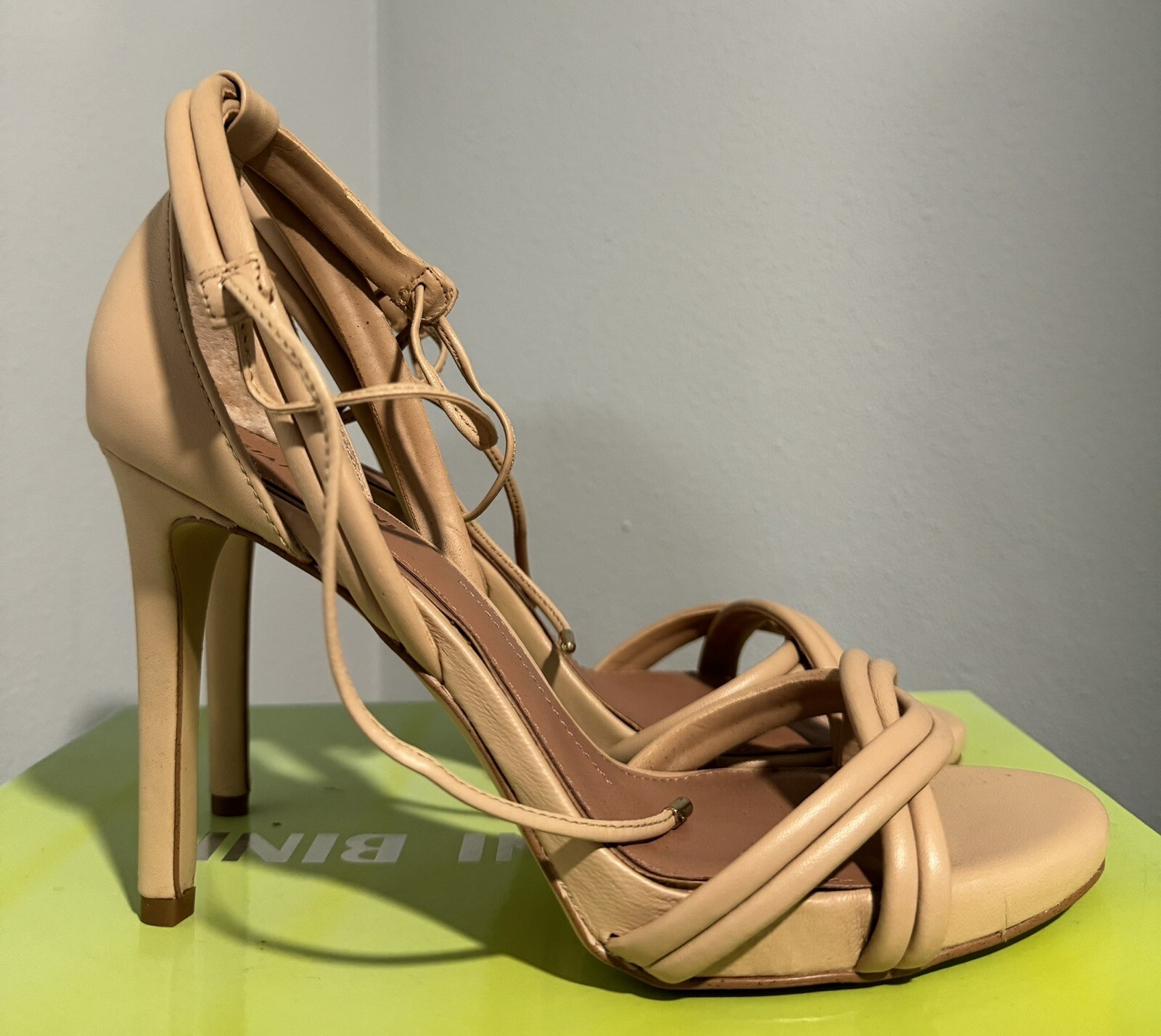 NEW Gianni Bini Abbrie Nude Strappy Heels Spanish Sand Womens Size 9 See Desc**