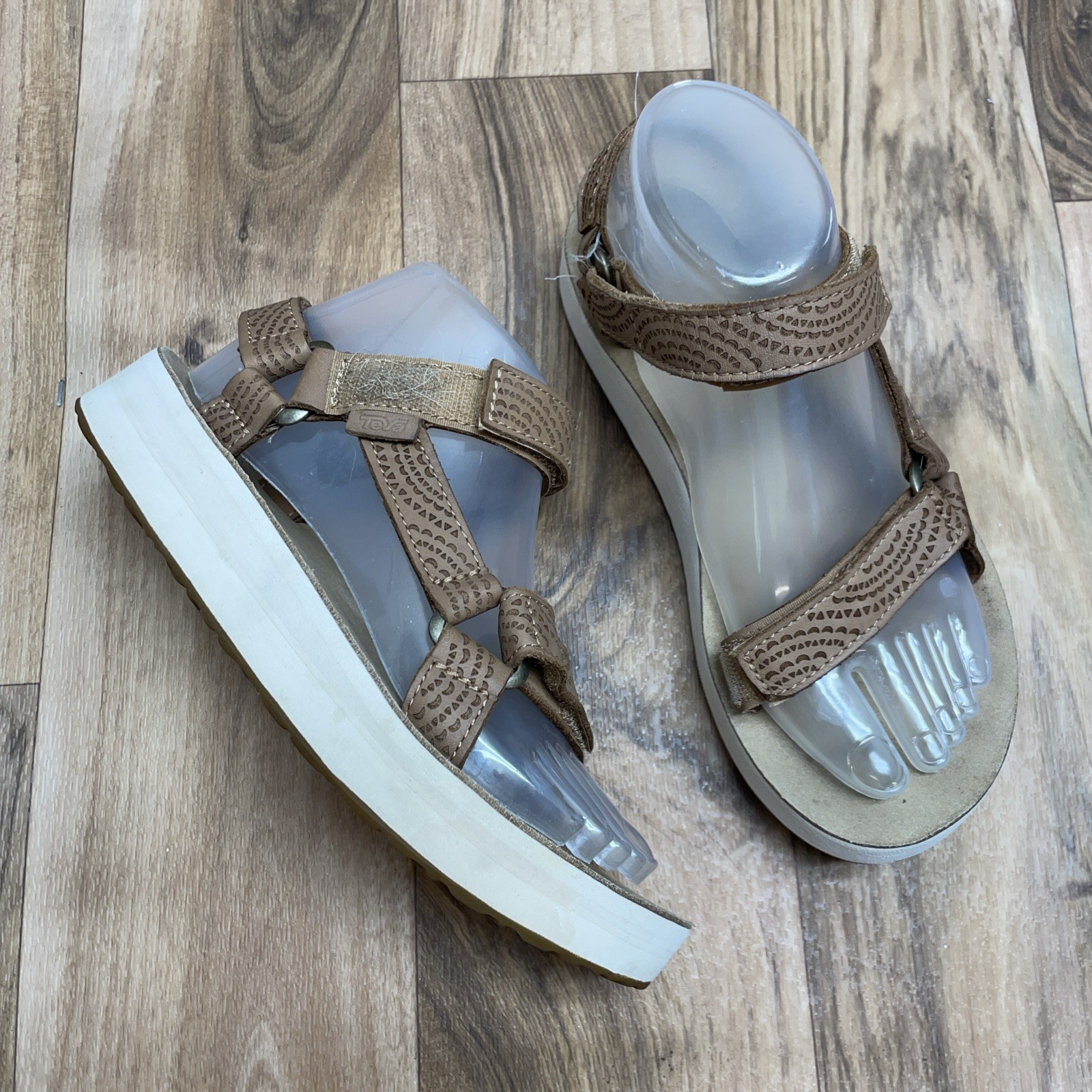 Teva Midform Universal Leather Platform Sandals Star Pattern Tan Brown Size 7