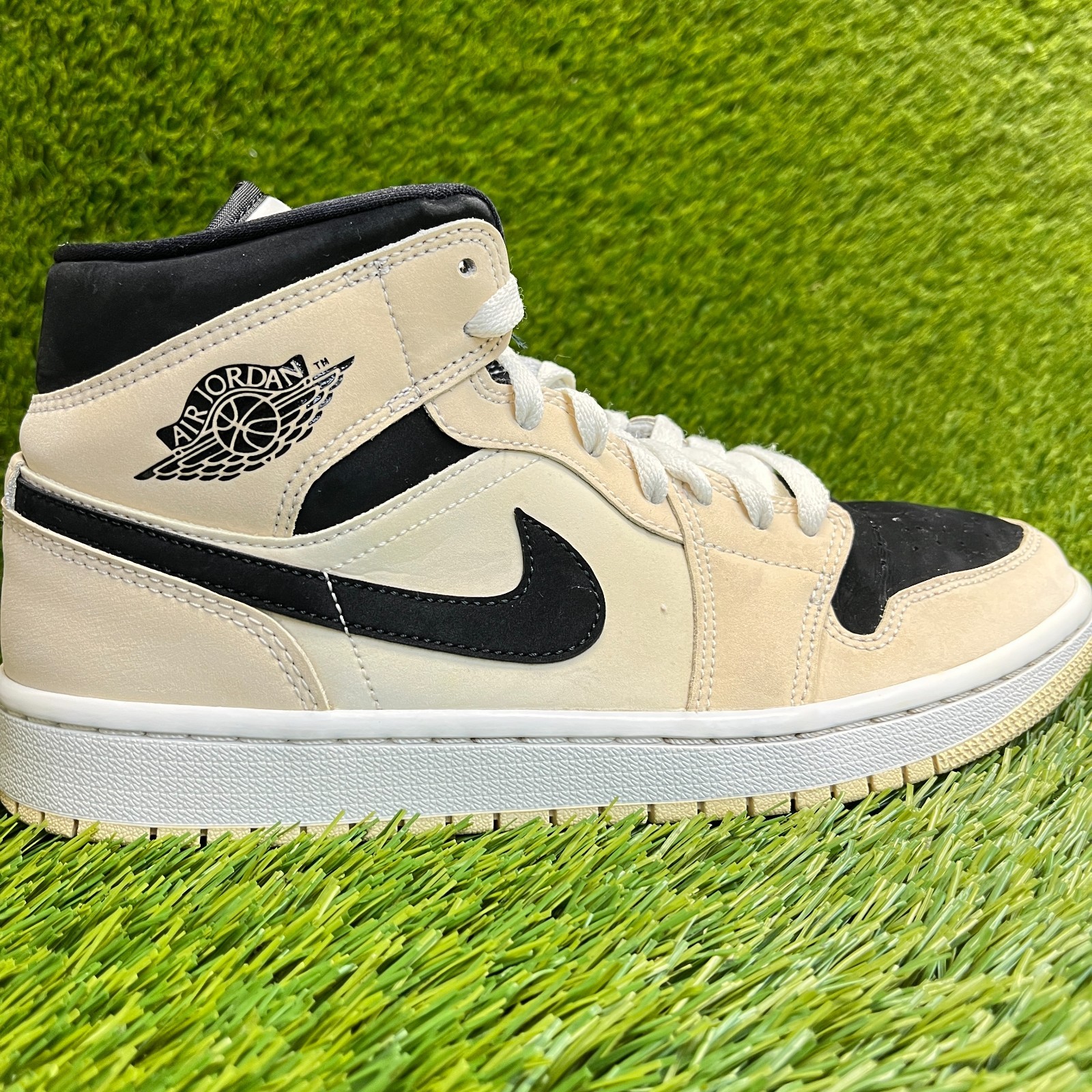 Nike Air Jordan 1 Retro Womens Size 9 Beige Black White Athletic Shoes Sneakers