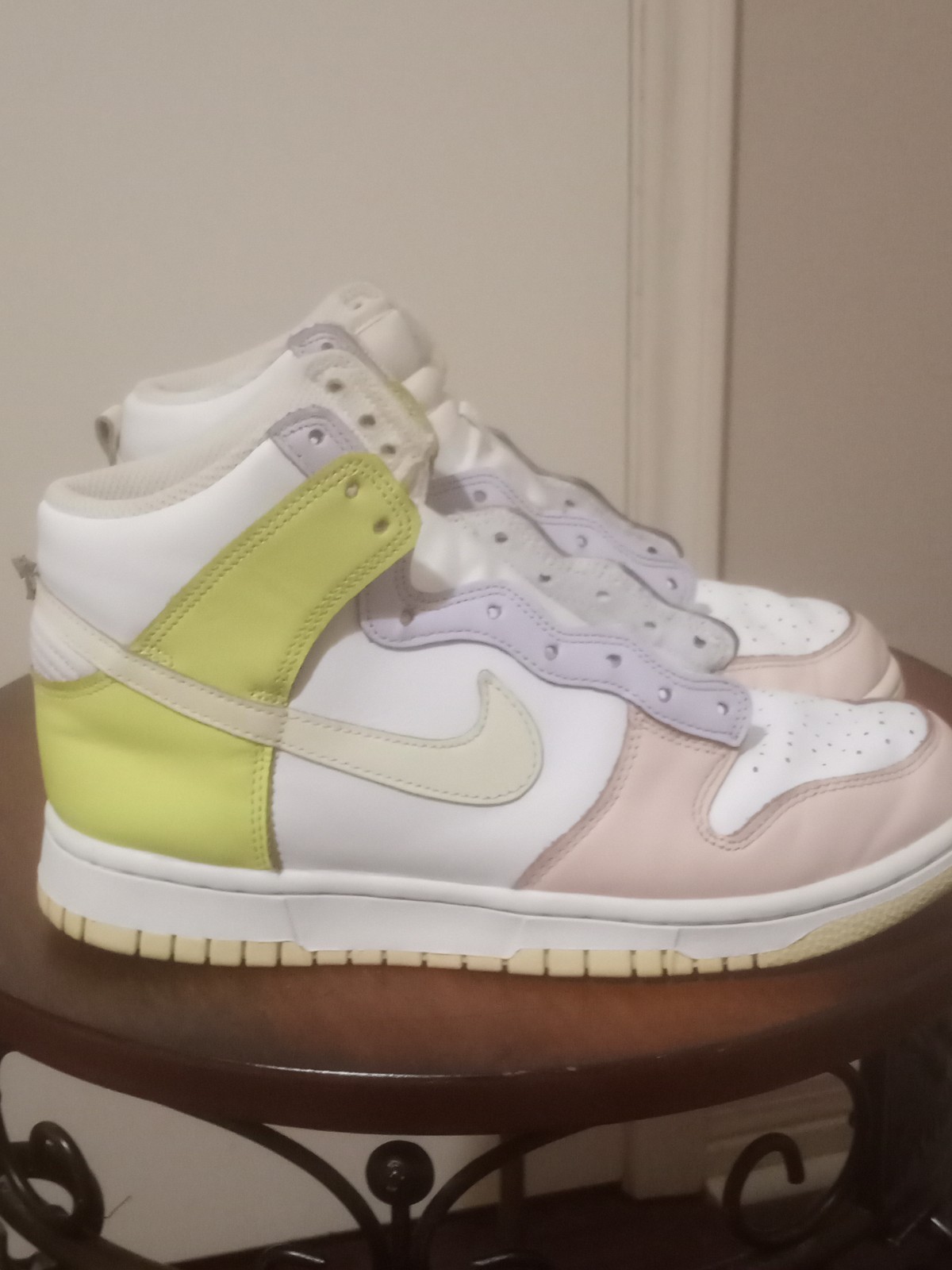 Nike Dunk High Womens Size 7.5 White/Cashmere-LT Lemon Twist DD1869-108