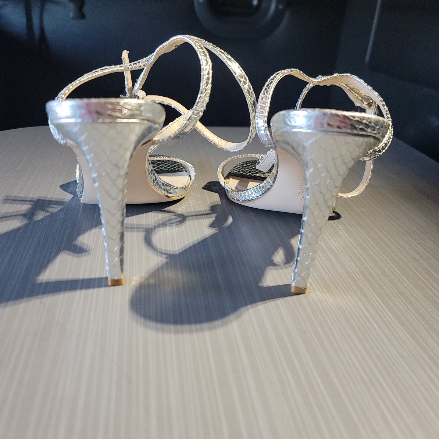 Calvin Klein Womens Silver Sling Back Ankle Strap 4.25 Heels Reptile Sz 9M EUC