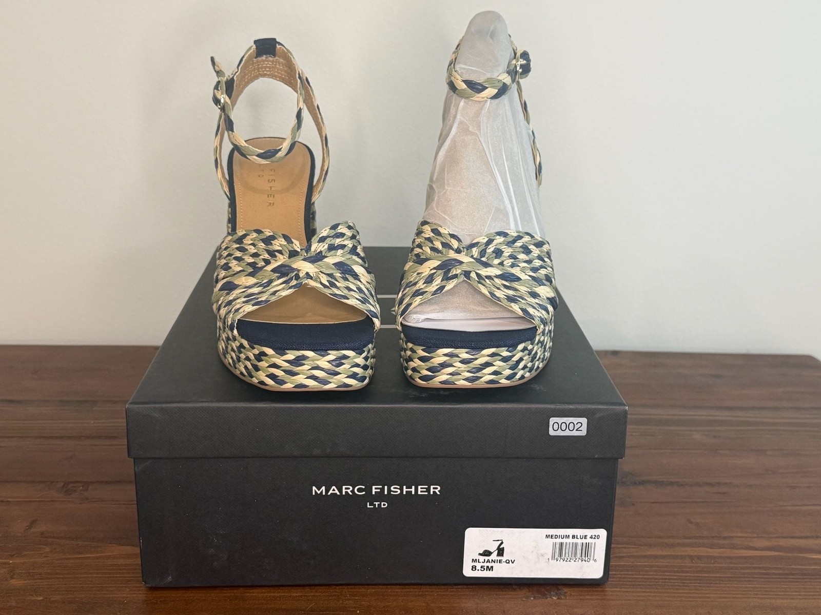 Marc Fisher LTD Janie Woven Platform Sandals Size 8.5M Medium Blue Multi