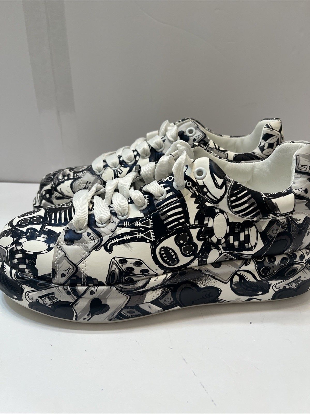 Funky Sneaker Graphics Women’s 8.5 Black White Gray Love Card Heart LaceUp NWOT