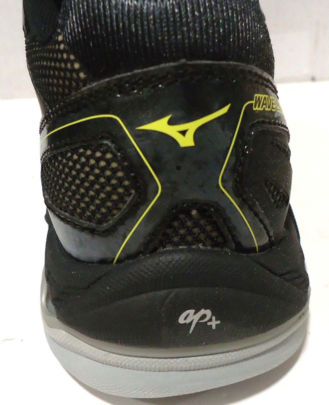 Mizuno Wave Lightning Z4 Volleyball Sneakers Shoes Women Size 7 Black- New w Box
