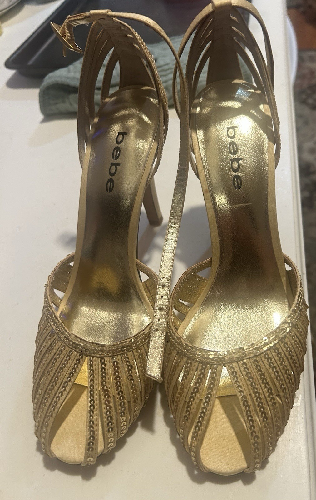 Bebe Gold Leather Shiny Sandal. Size 8 Great Condition.