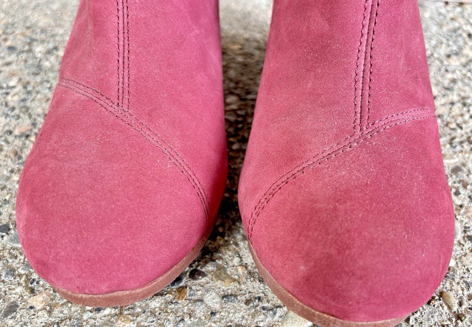 TOMS Kaia Womens Ankle Booties Sz 8 Rose Suede Slip On Round Toe Wedge “MINT”