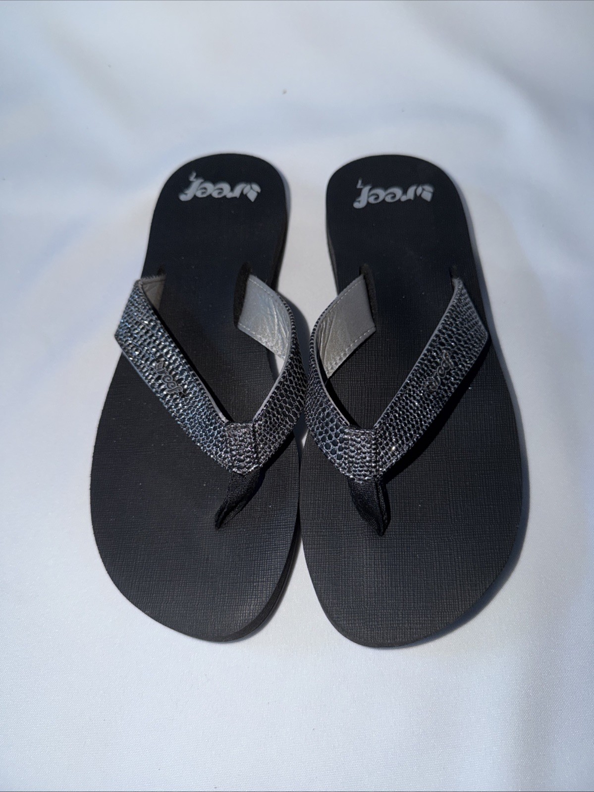 Reef Women’s Sz 7 Star Cushion SASSY Flip Flop Sandals Black/Silver