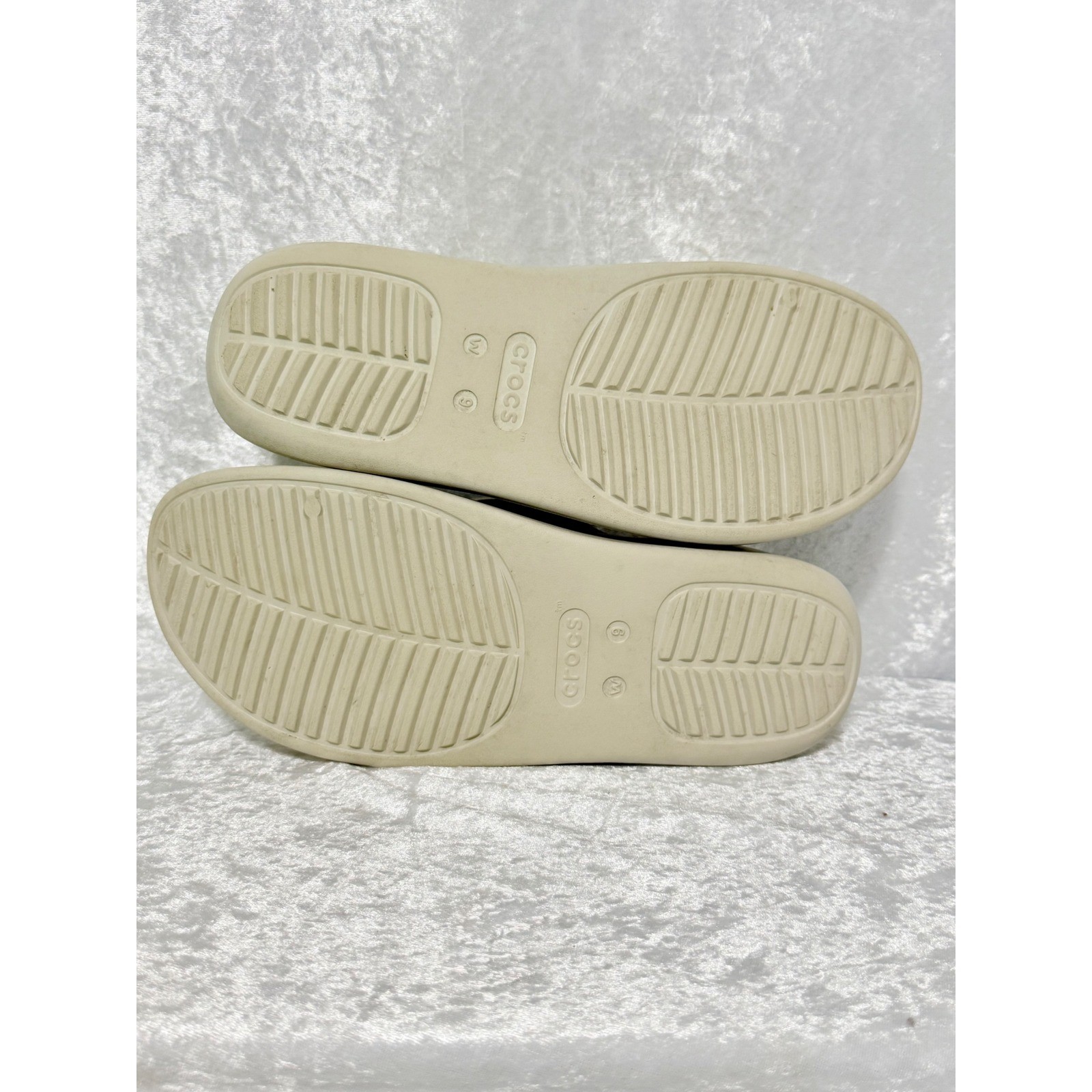 Crocs Getaway Strappy Sandals Womens Sz 9W Pumice Metallic Shimmer Croslite