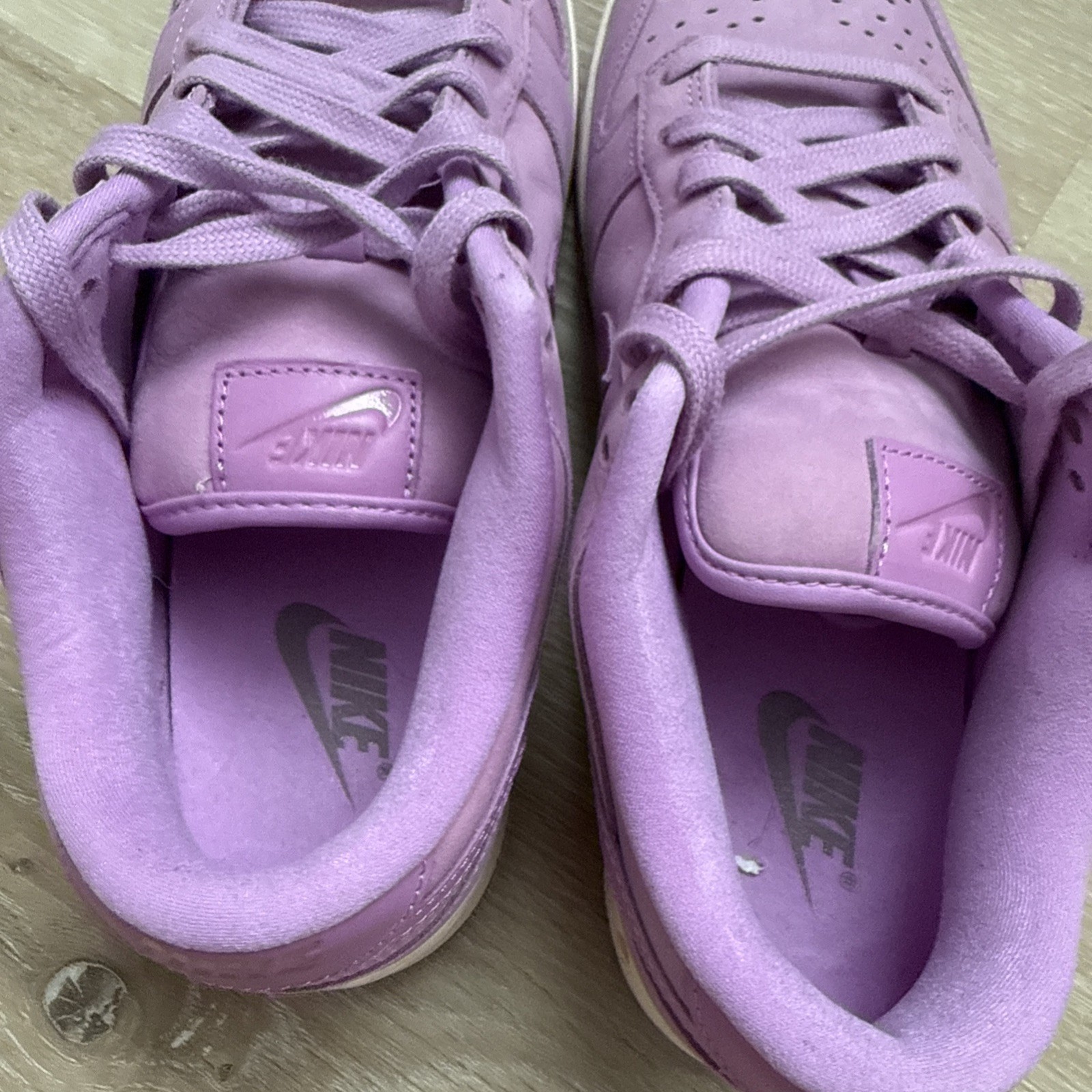 Nike Dunk Low DV7415-500 Sneakers Women’s size 9.5 Rush Fuschia Pink Purple