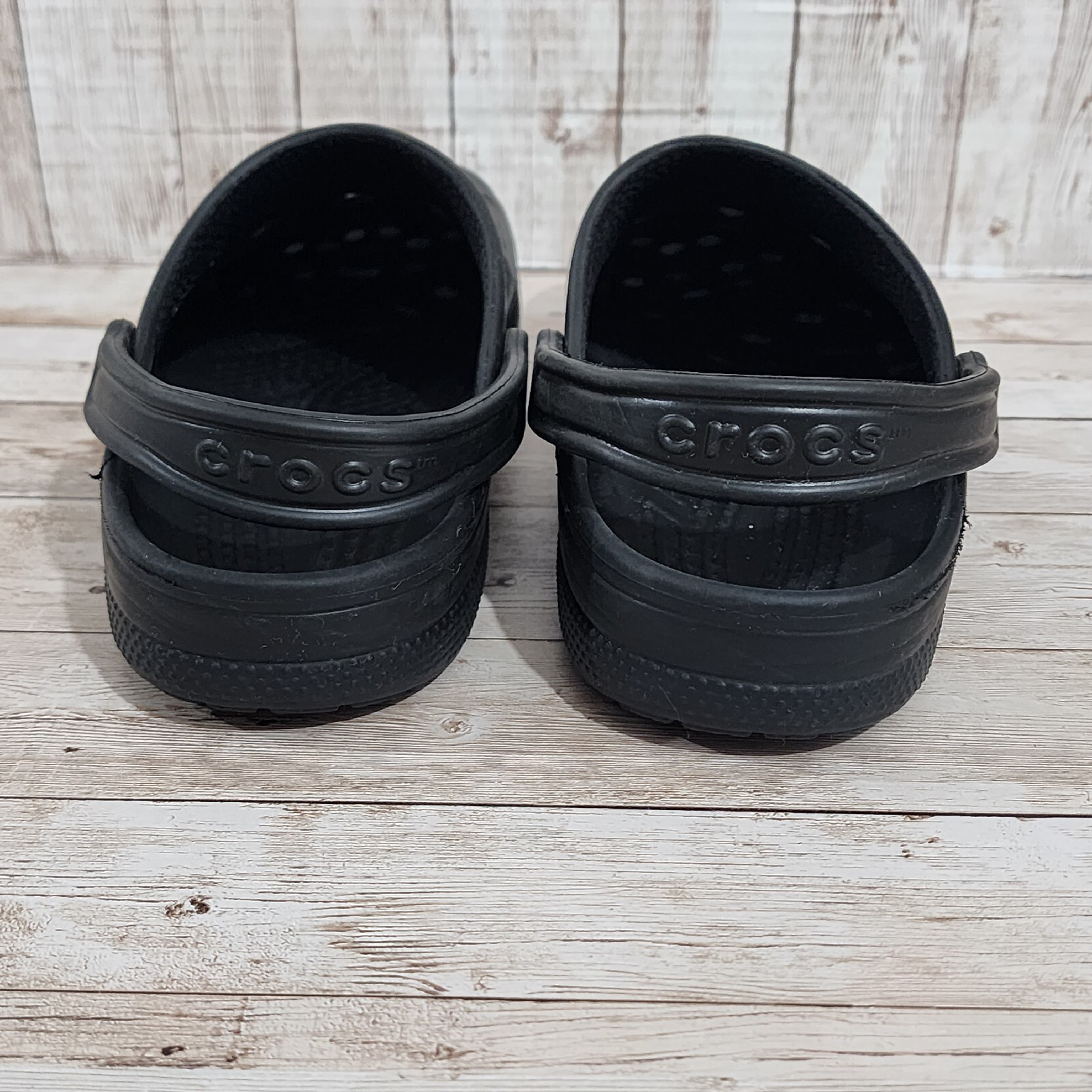 Crocs Unisex – Adult Baya Clog – Black – Size Women’s 7 – Men’s 5