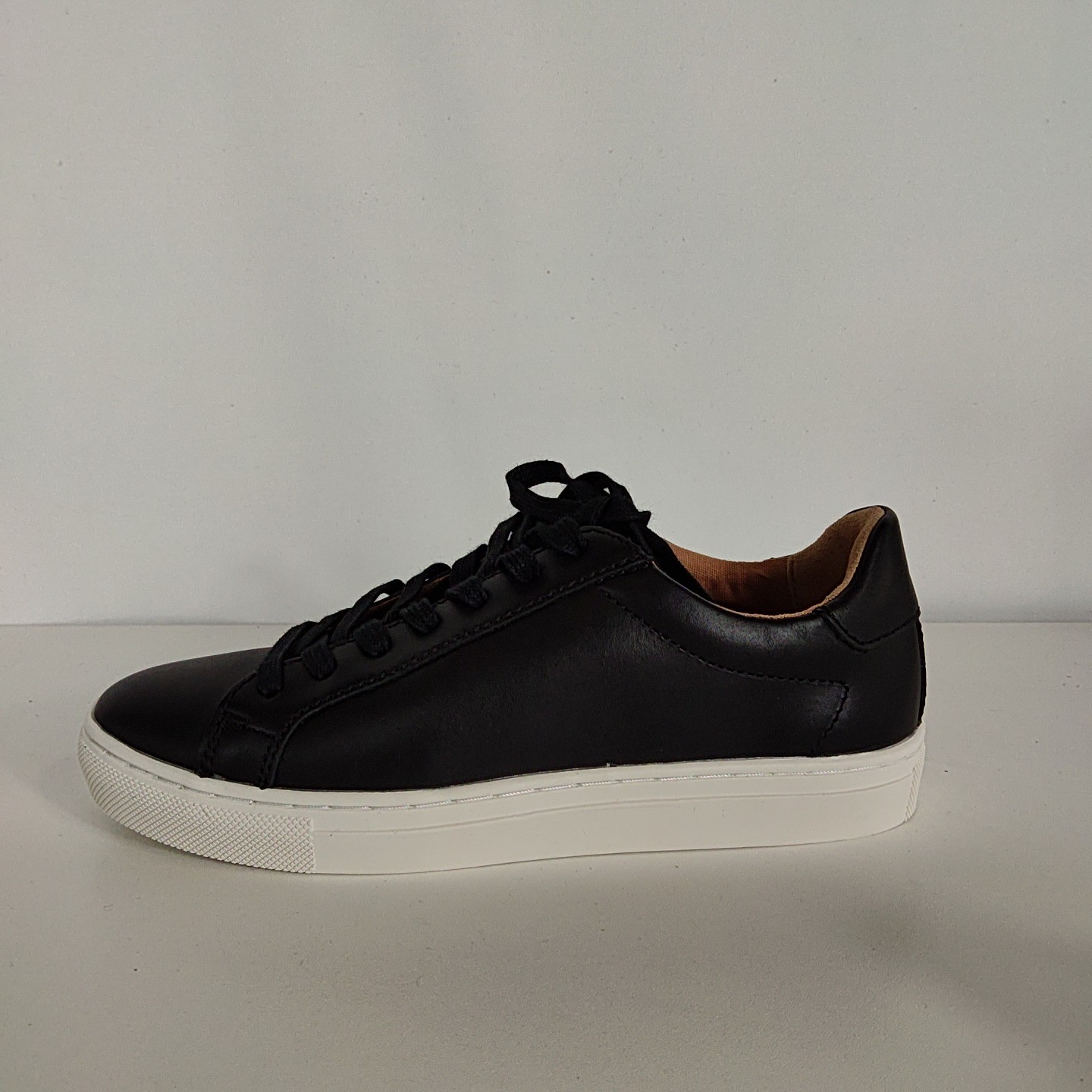 Quince 100% Leather Everyday Sneaker Black Shoes 6.5