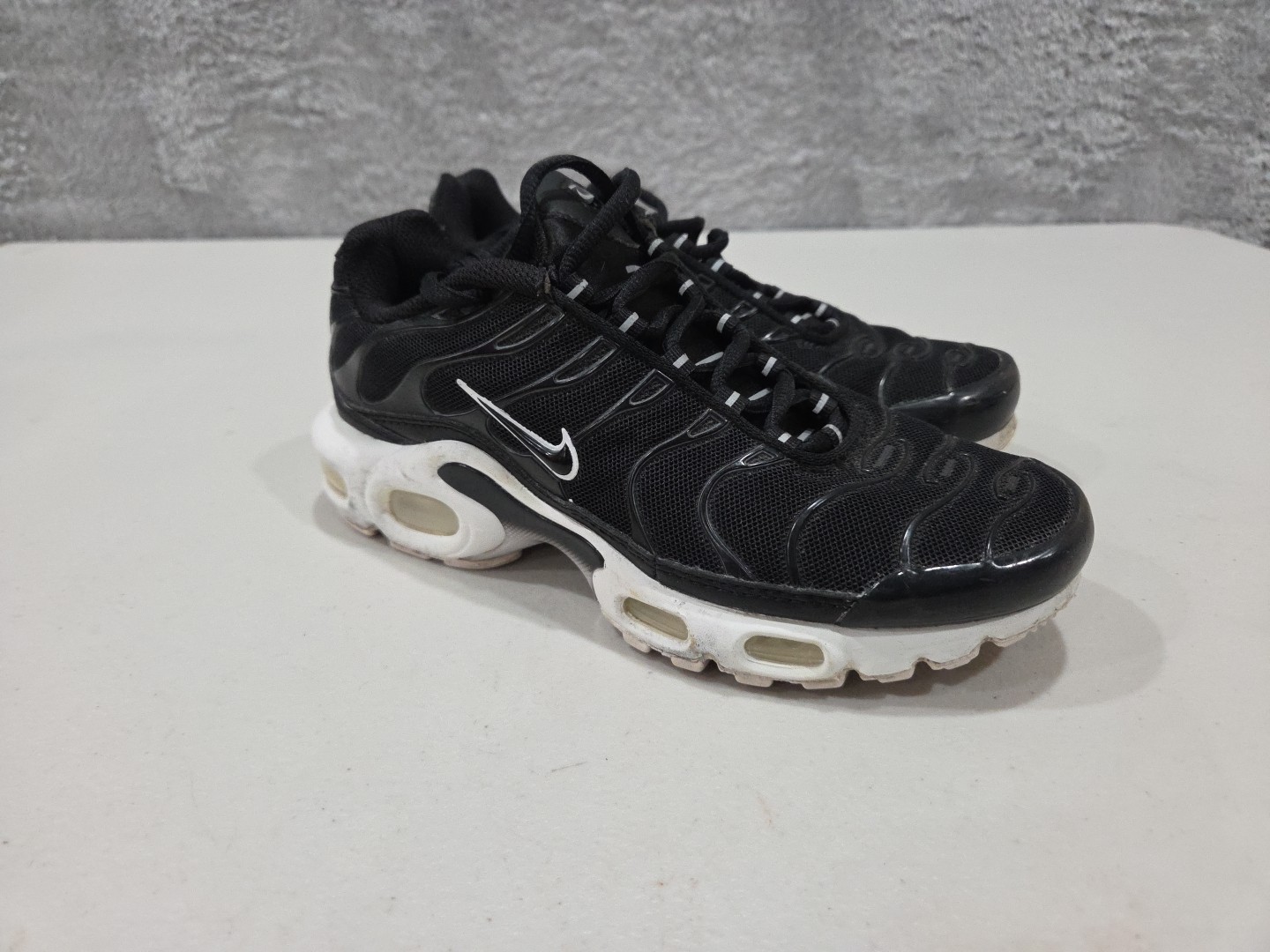 Nike Air Max Plus Black White Women’s Size 5.5 DM2362-001