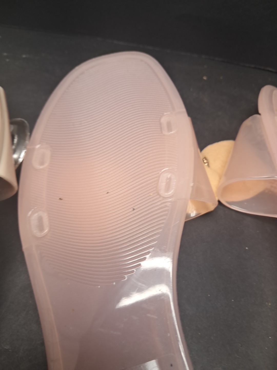 💯🔥 2 Pair Of ROUGE Medium Size 9 Sandals Please See Photos For Description 🔥