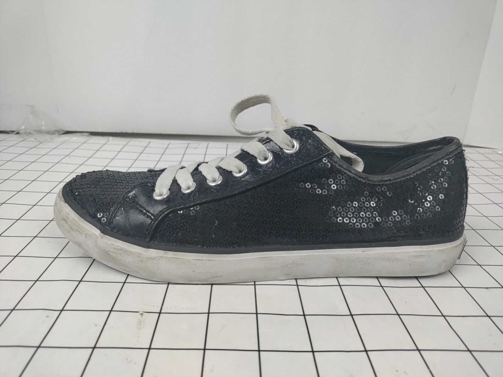 Womens Gotta Flurt Ca-Artesia Sparkly Black Shoes Sneakers Size 9