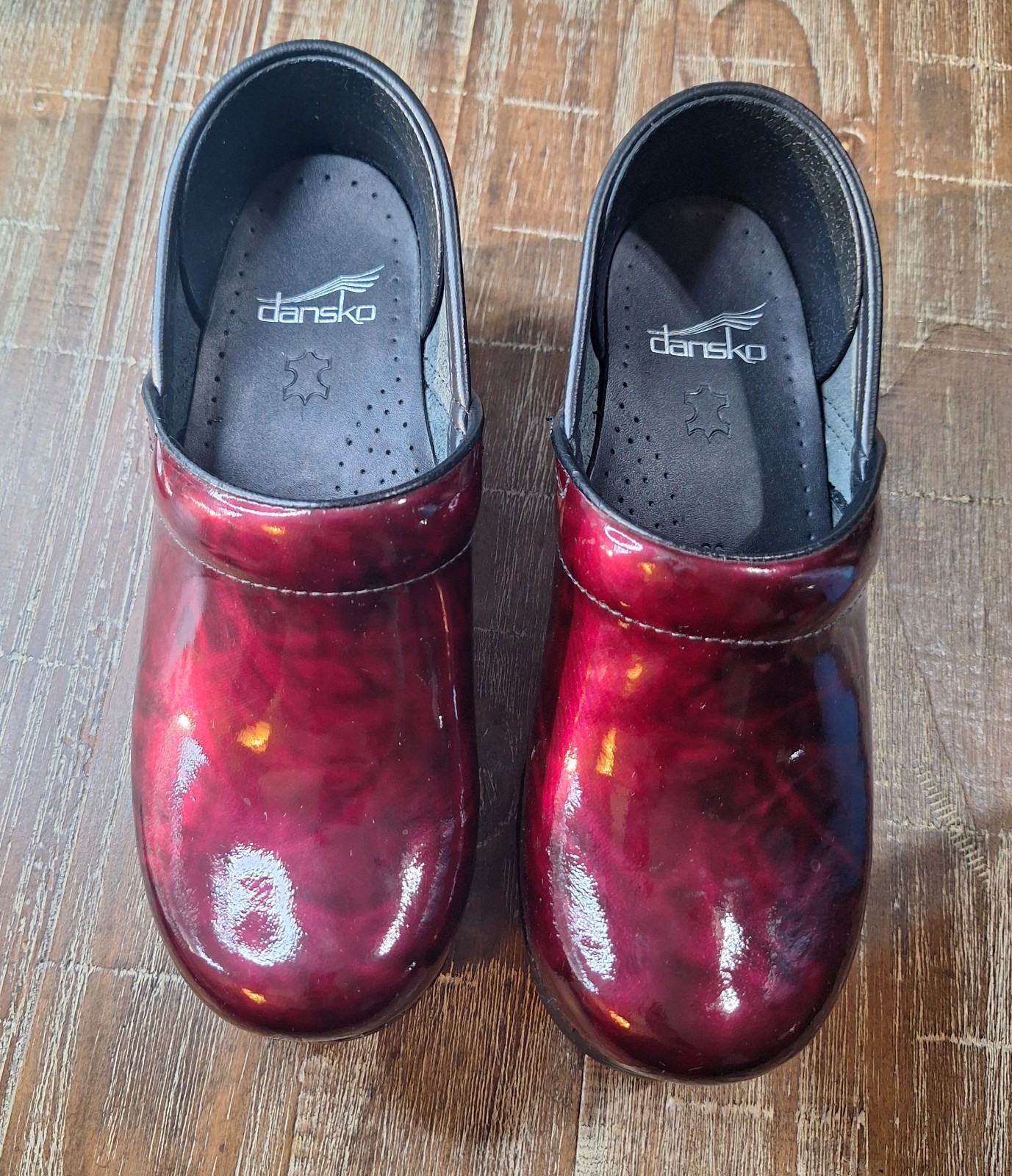 Dansko Womens 36 Red Shiny Clogs Size 5.5-6 USA Slip On Comfort Nurse Shoe