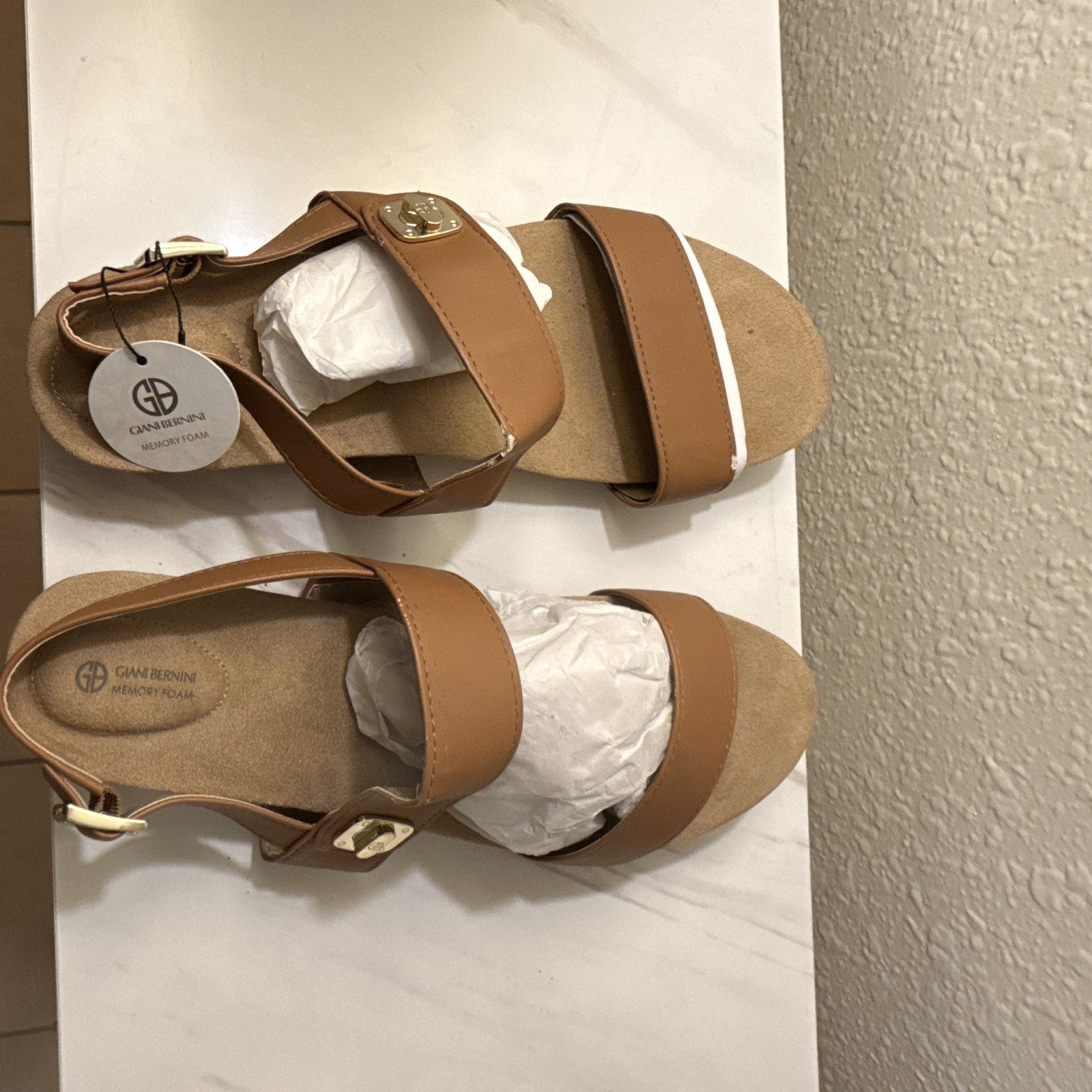 Giani Bernini Brown Leather Strappy Flat Sandals Buckle Logo Women 12