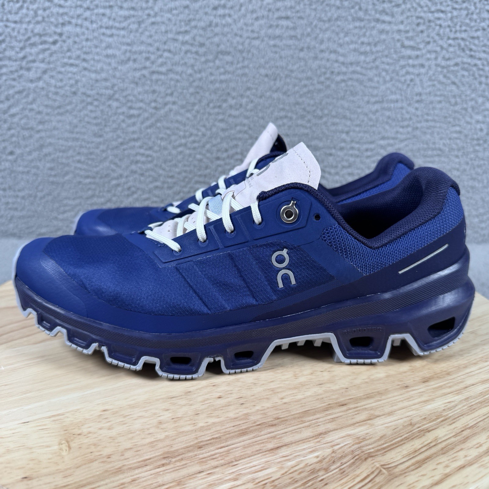 On Cloudventure Womens Size 9 Twilight Acai Trail Running Hiking Shoes 32.99051