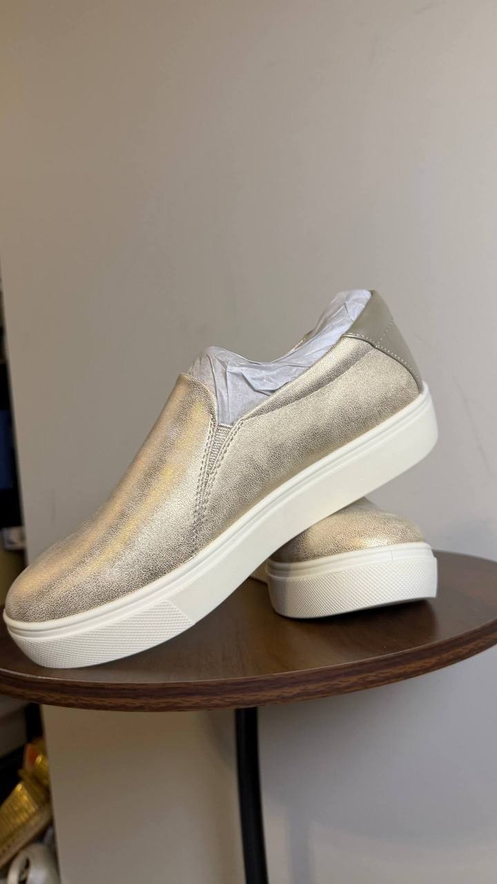 Dr Scholl’s Light Gold Faux Leather Slip On Sneakers 6M New Stylish Comfort