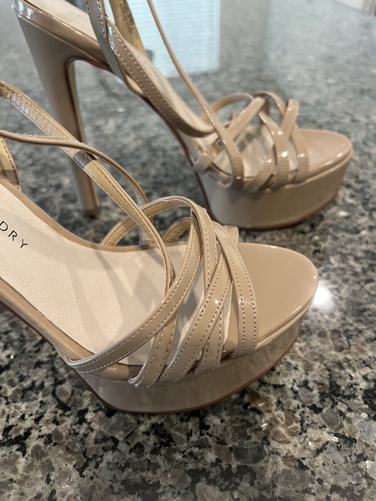 Chinese Laundry Women’s Beige Patent Strappy Platform Open Toe Buckle Heel 8