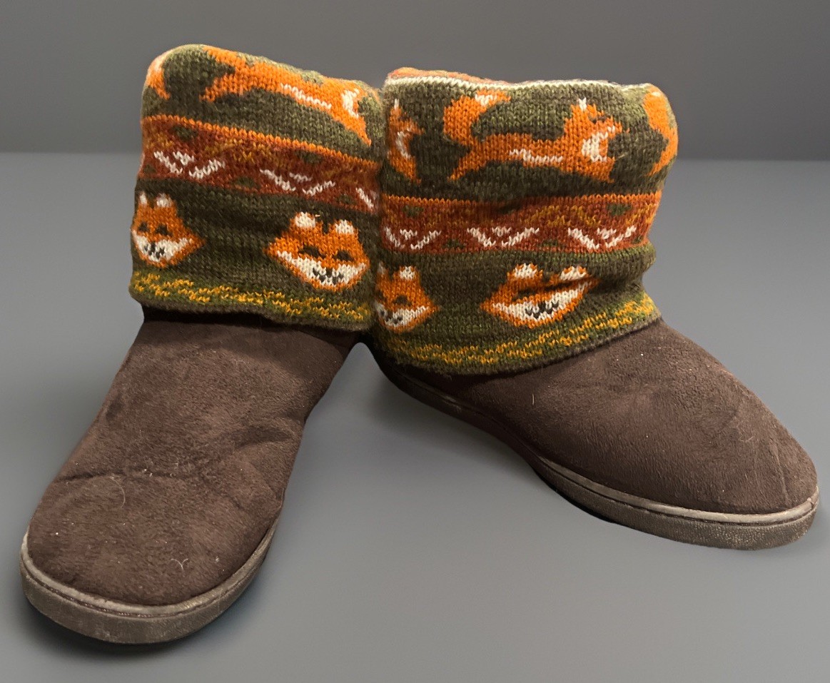 Muk Luks Boots Fold Down Fox Pattern Knit Women’s Size 7-8 (Medium). Cottagecore