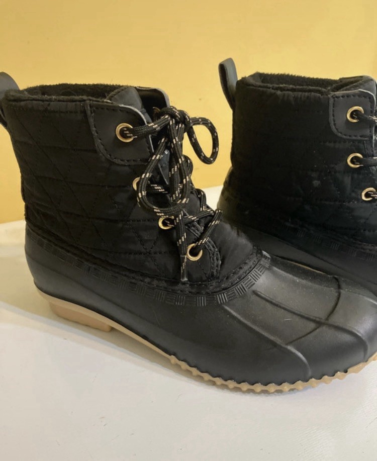 Magellan Outdoors Women’s Quilted Lace Up Boots Black Textile Size 7 177851