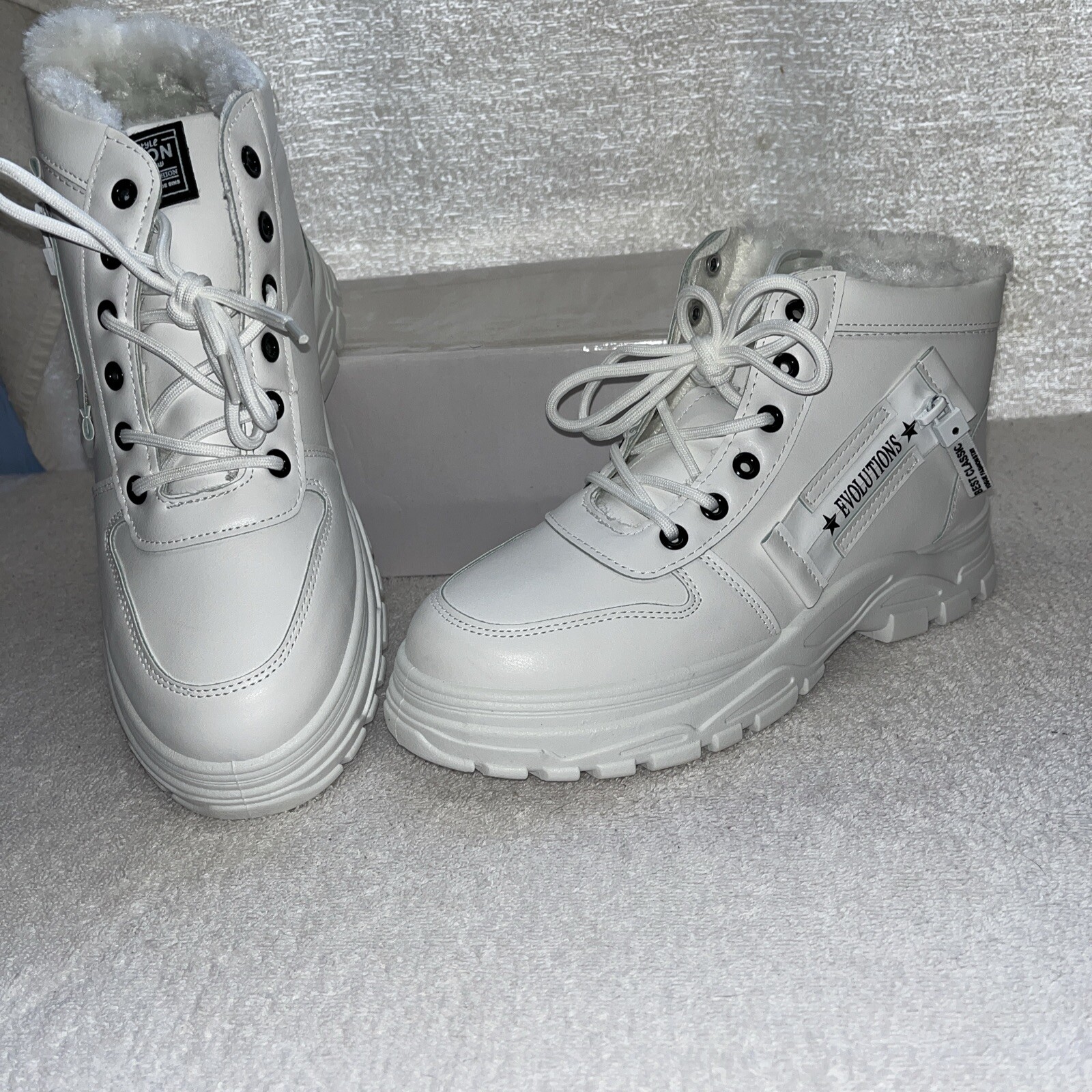BNIB EVOLUTIONS HIGH TOP BOOTS~ White Size Woman’s 8