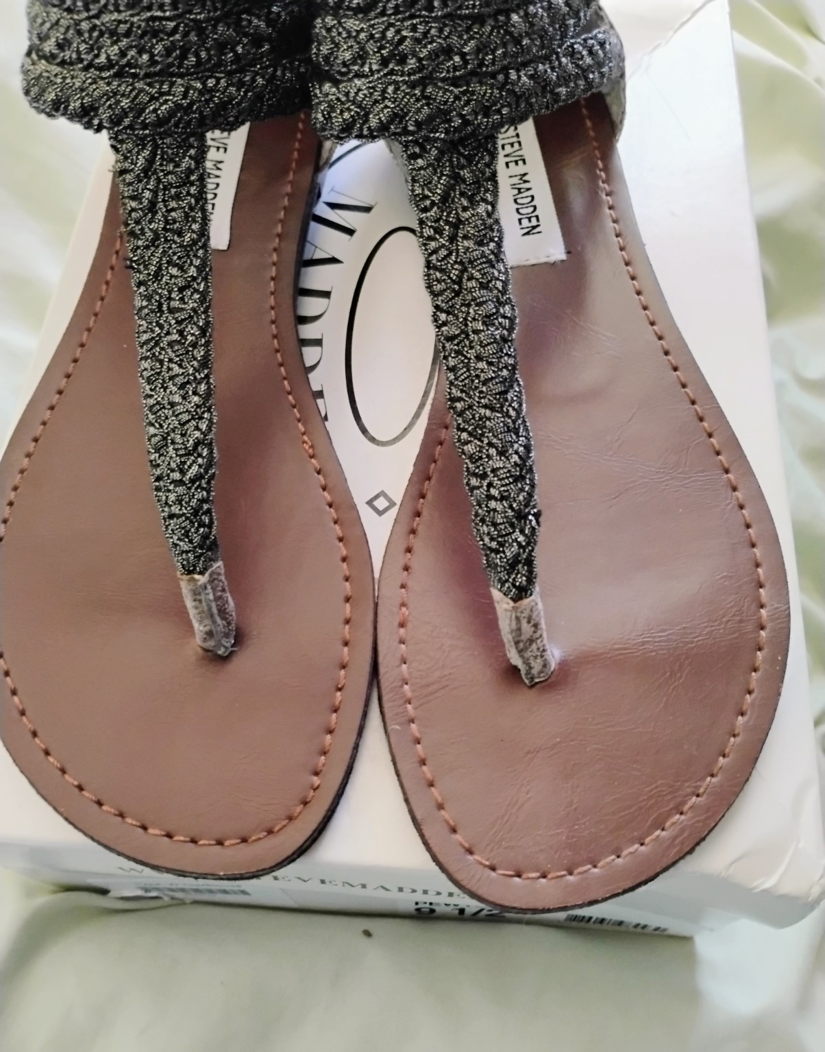 Steve Madden Women’s Pewter Zipper Strap Flat Sandals Size 9.5