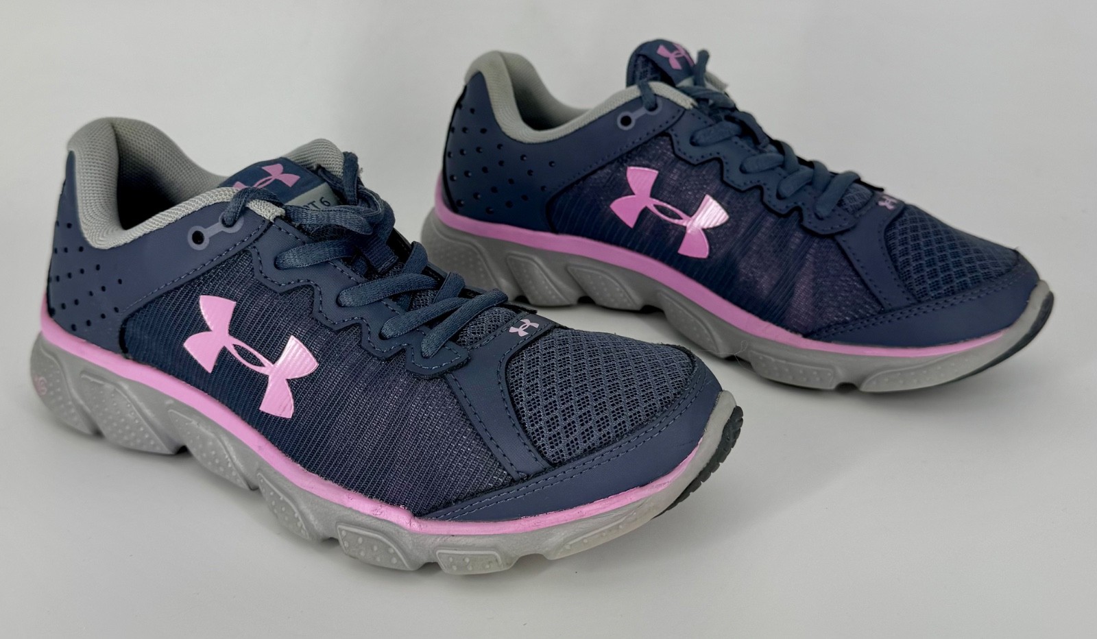 EUC Under Armour Micro G Assert Six Gray Navy Lavender Running Shoes Womens Sz 7