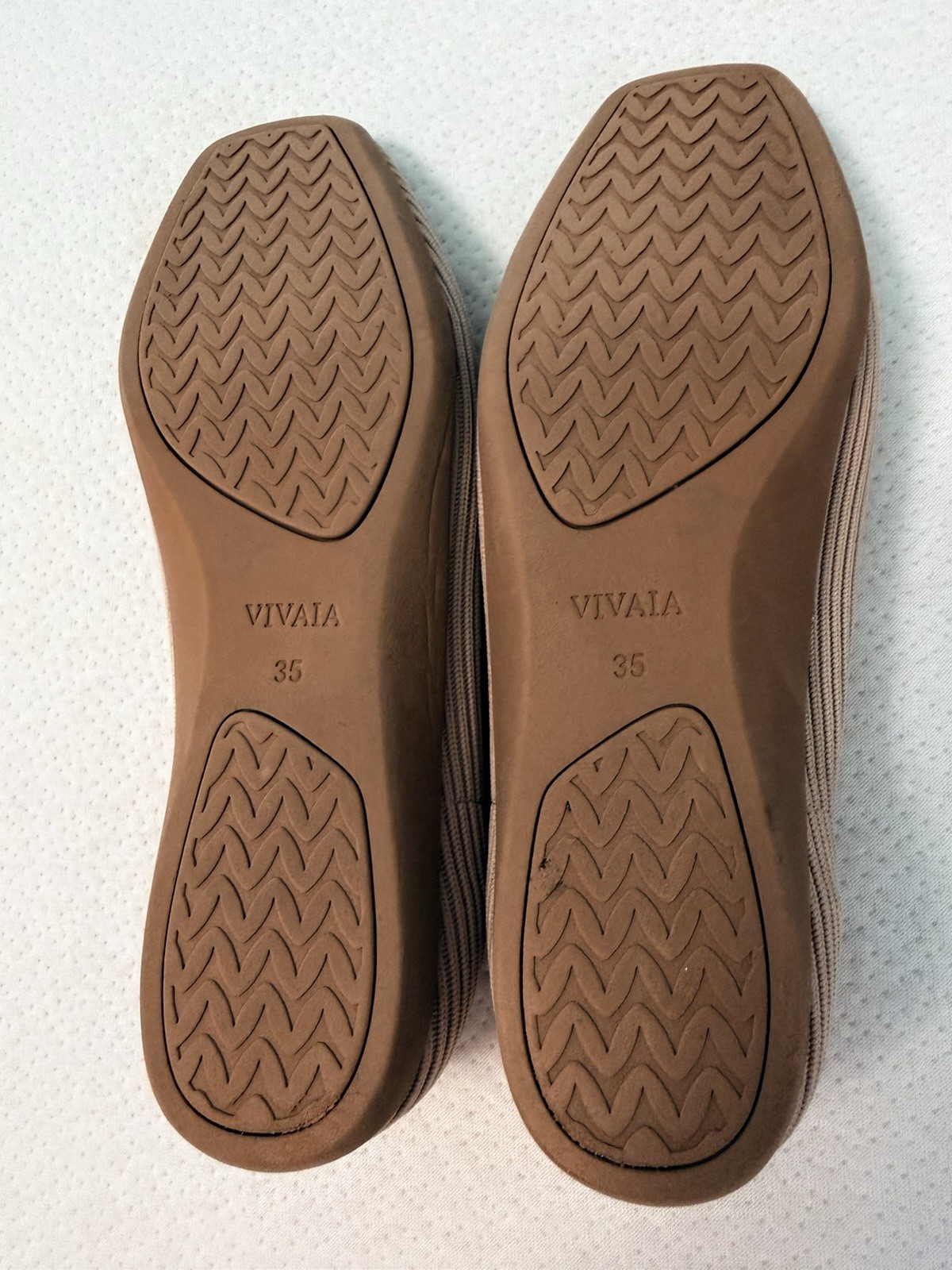 Vivaia Margot Square Toe Comfort Flats Women US 5 Camel Tan V Cut Ribbed Pull On
