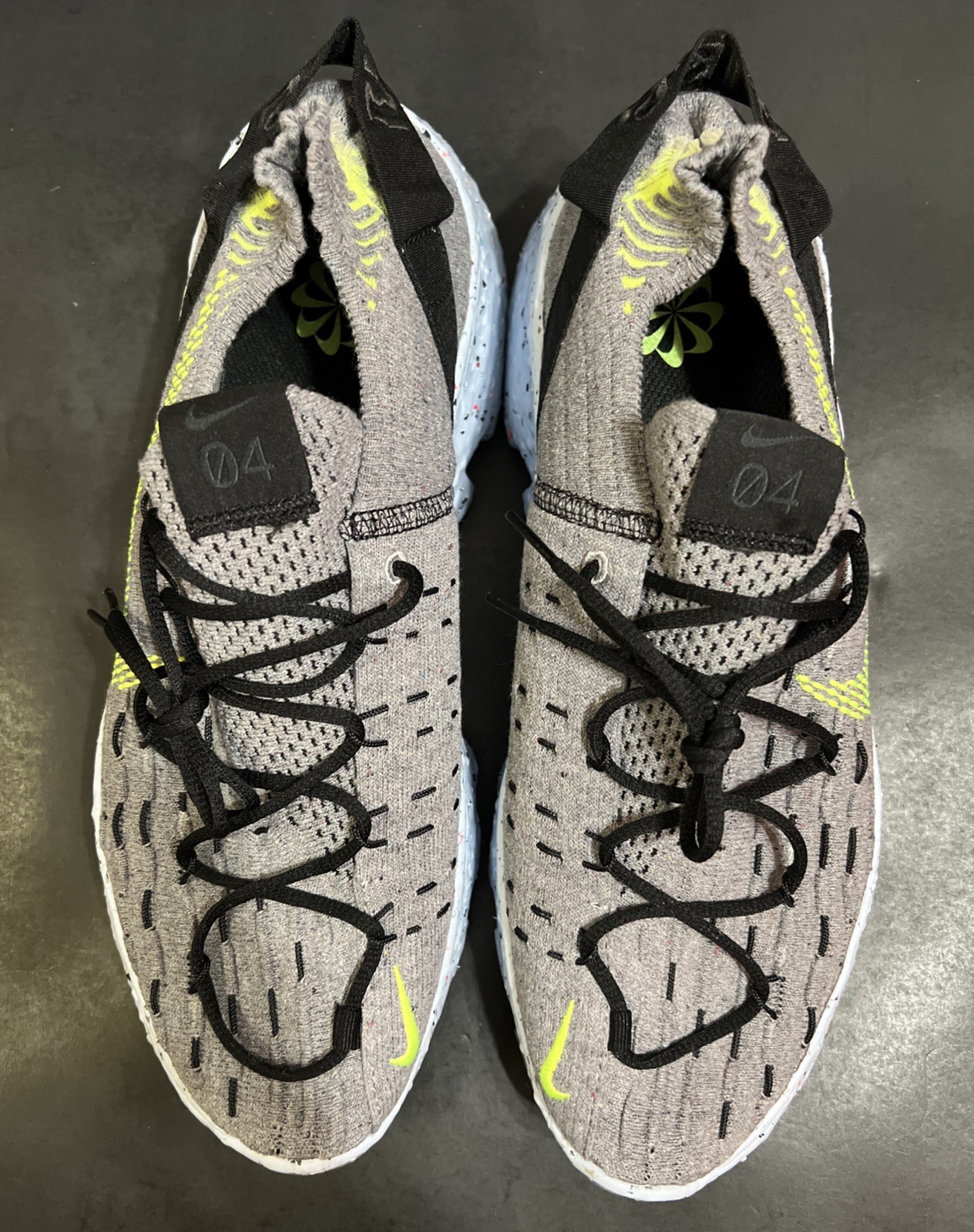 Sz 11.5 – NIKE WMNS SPACE HIPPIE 04 ‘THIS is TRASH-VOLT’ MENS 10 GRAY NEW