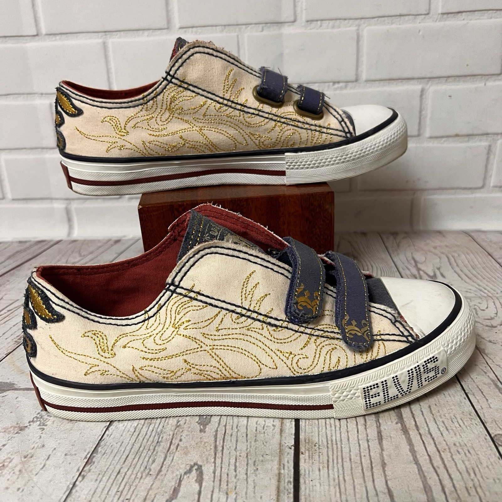 Vintage Elvis Presley Graceland Shoes canvas king Size 5 Women White Gold RARE