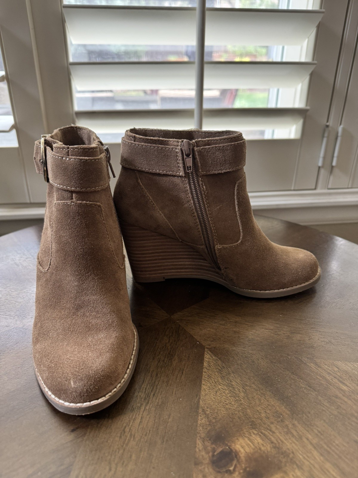 Sole/Society or SO-PEYTAL Brown Suede Wedge Ankle Bootie, Size 5, Round Toe