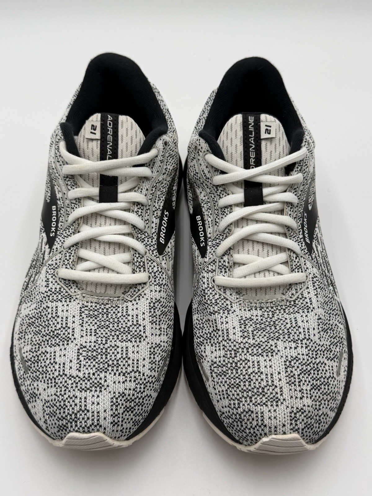 Brooks Adrenaline 21 Women’s Size 11.5B 1203291b135 Running Shoes White Black