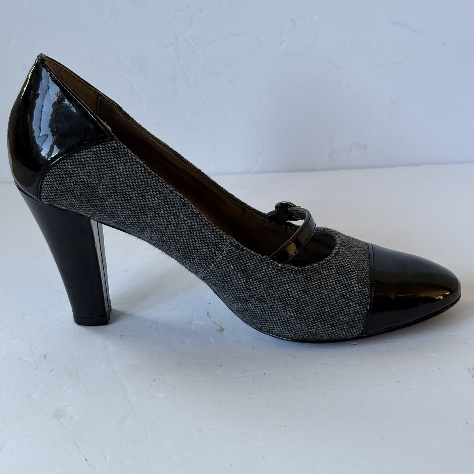Anne Klein Mary Jane Heel Women 6 Sweet Pea Grey Fabric Black Patent Pump 3.25″