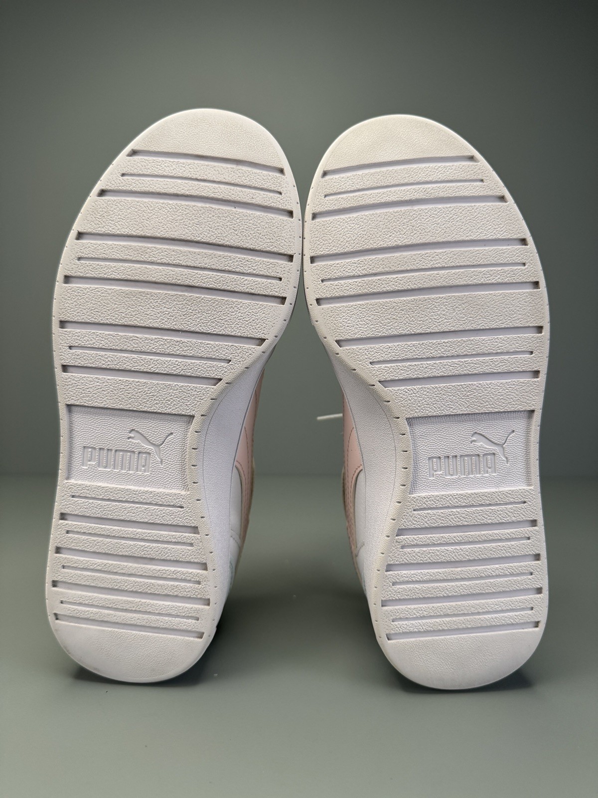 Puma Caven 2.0 Women’s Size 4 White Pink Casual Sneakers Excellent