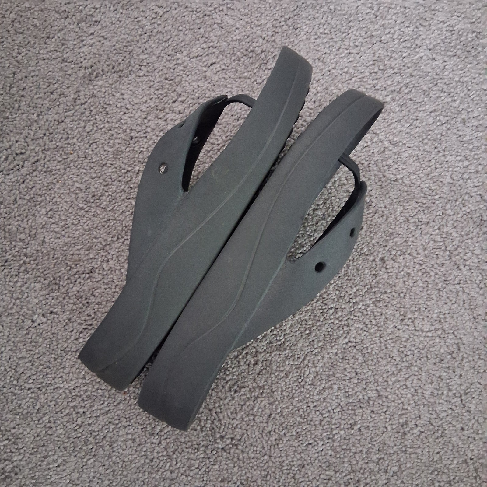 Crocs Women’s Baya Flip Flop Platform Sandals Black Size 8