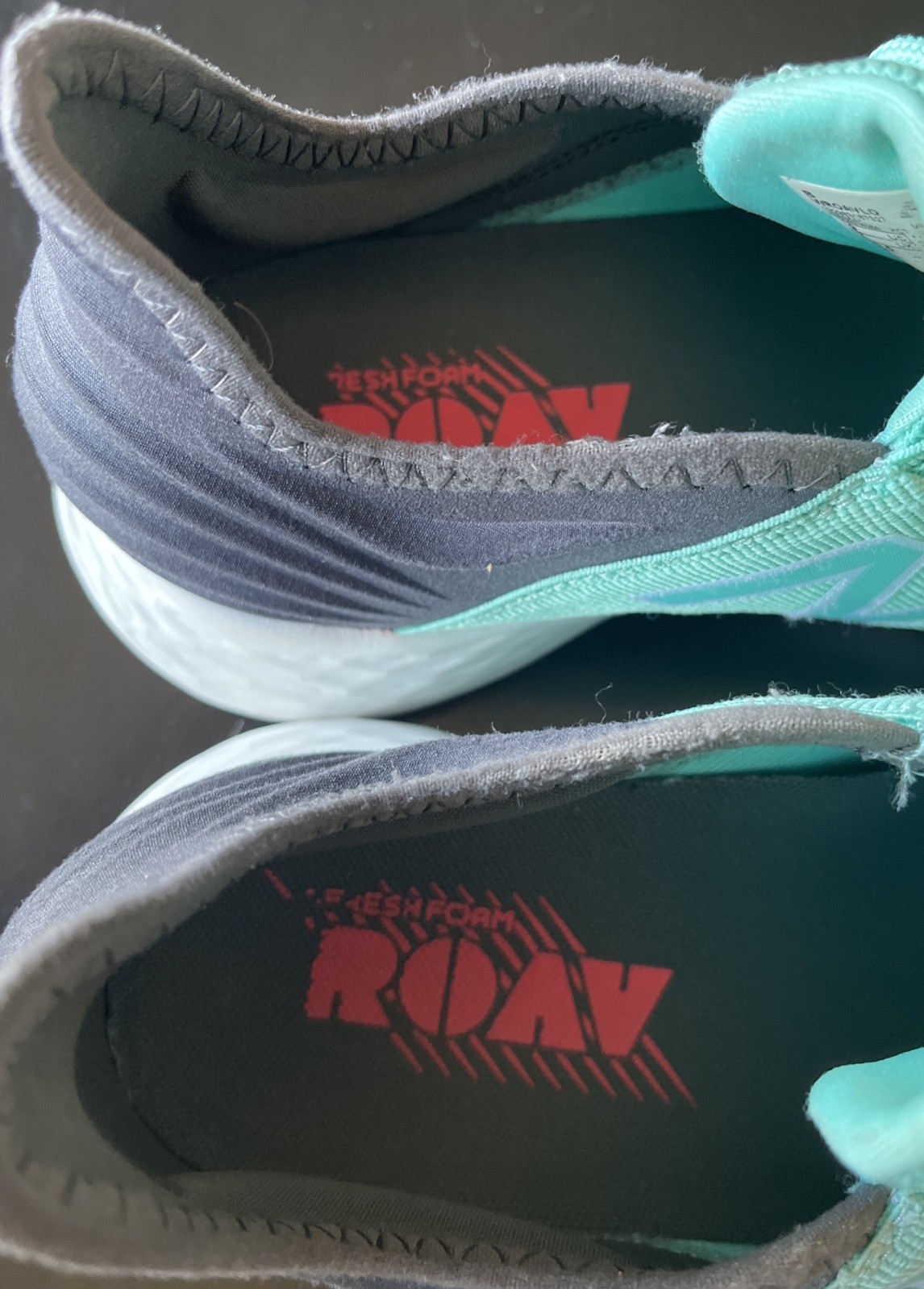 Women’s New Balance WROAV Size 9 US Sneakers/ Shoes Aqua