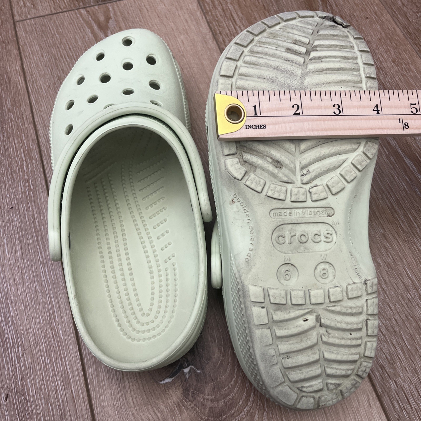 EVA foam clogs, Crocs Classic Clog, Celery/ Mint Green Size 8