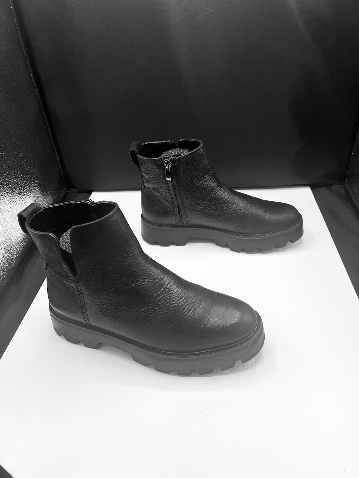 Franco Sarto Billie Black Leather Lug Sole Ankle Boots Women’s 7.5 Zip Comfort
