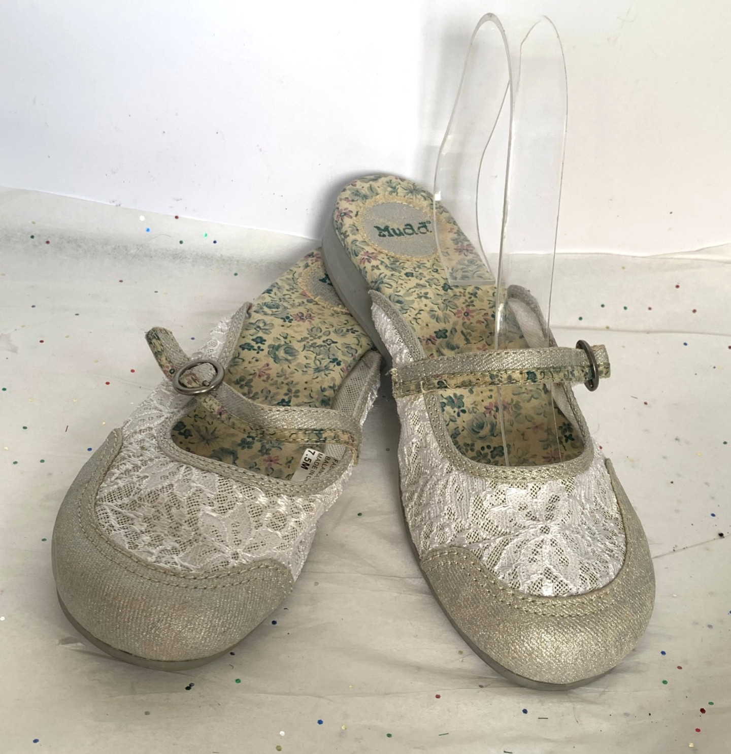 Mudd Vintage Y2K Mary Jane Ballet Flat Mules Silver White Lace Floral – Sz 7.5