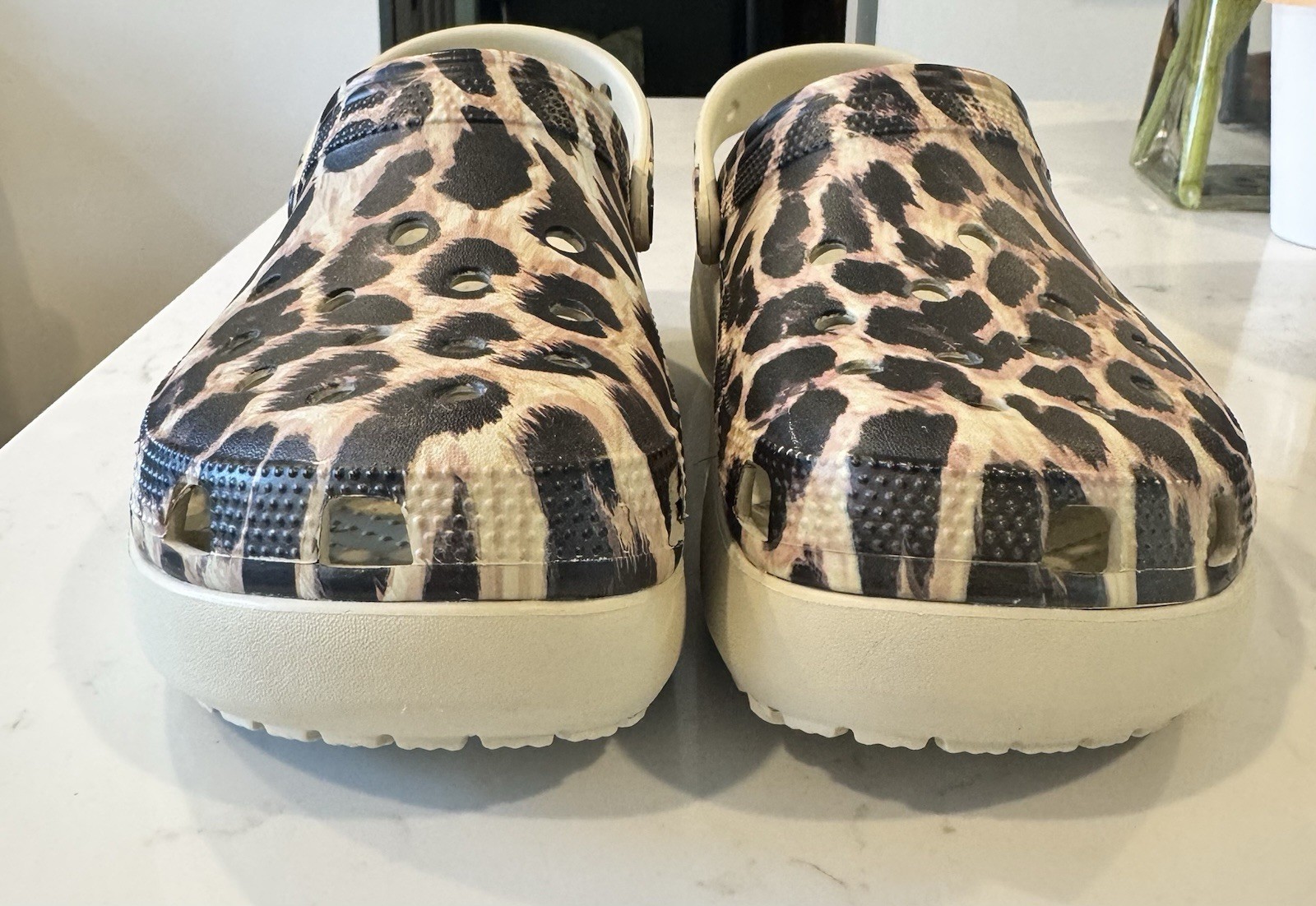Crocs Stomp Clog Leopard Animal Print Chunky Platform Sole Womens Size 10