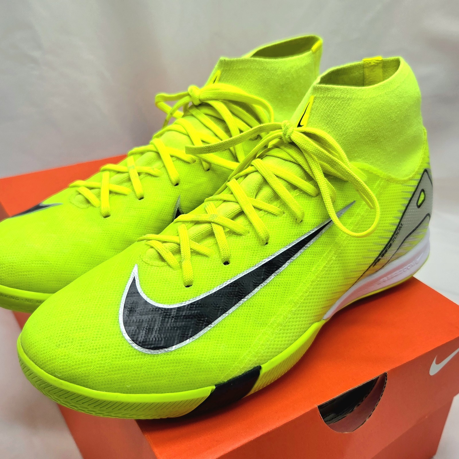 Nike Zoom Mercurial Superfly 10 Academy IC Womens 7 Yellow Black FQ8332-700