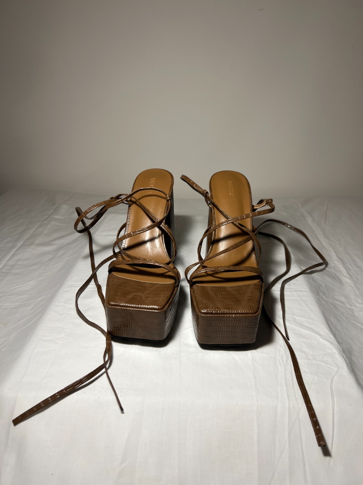 Forever 21 Women’s 8.5 Brown Strappy Crocodile Embossed Block Platform Heel