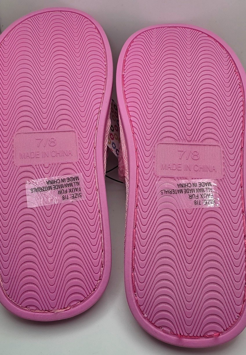 Women’s Pink Size 7/8 Fuzzy Slippers With Daisy-NWT