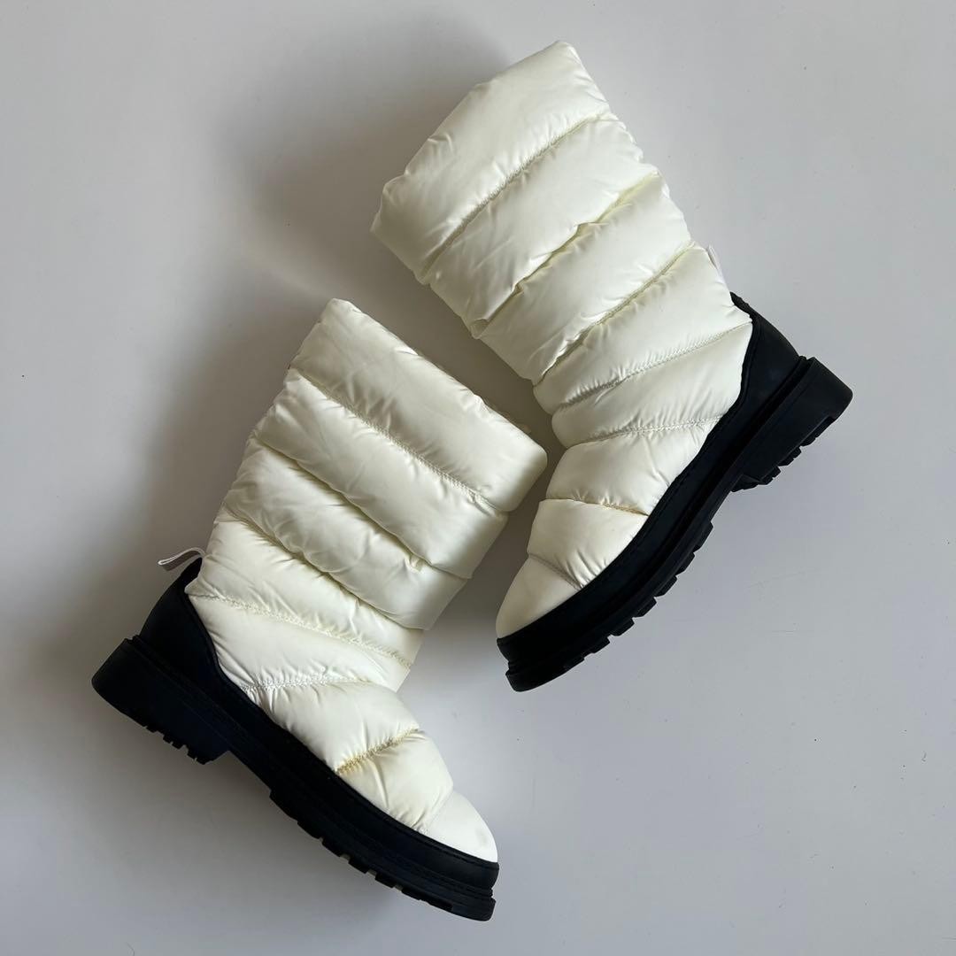 CHANEL Cocomark Embroidered Logo Quilted Down Snow Boots