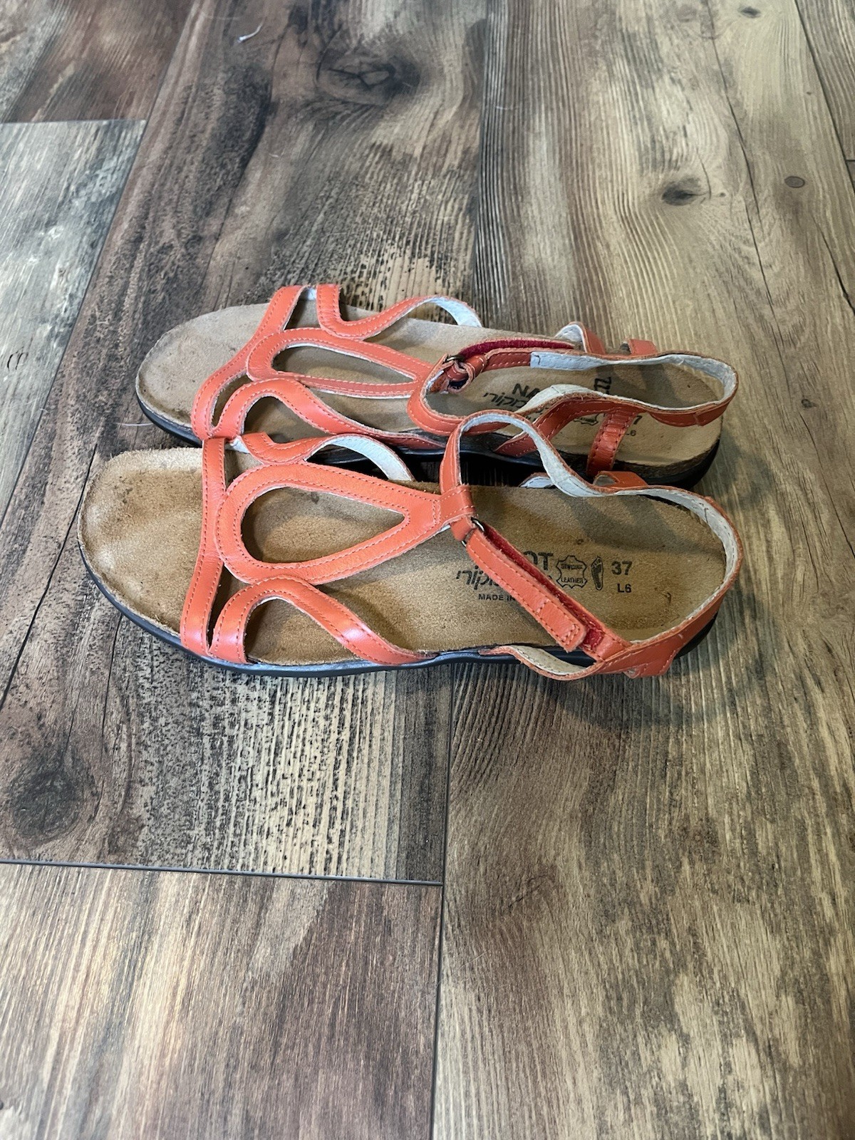 NAOT Dorith Strappy Sandals Women’s EU 37 US 6-6.5 Coral Leather Gladiator Flats