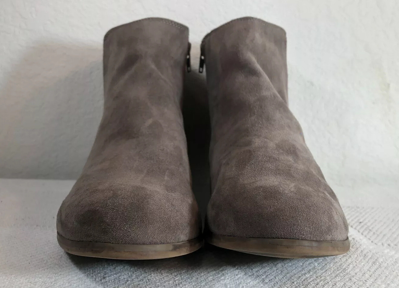 Carlos Santana Wmn 9.5 M Gray Faux Suede Textile Ankle Booties Boots Low Heels