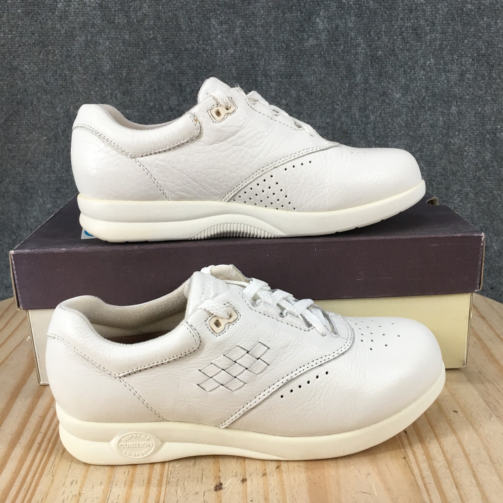 Supremes by Softspots Marathon Shoes Womens 7.5 M Sneakers 122404 Lace Up White