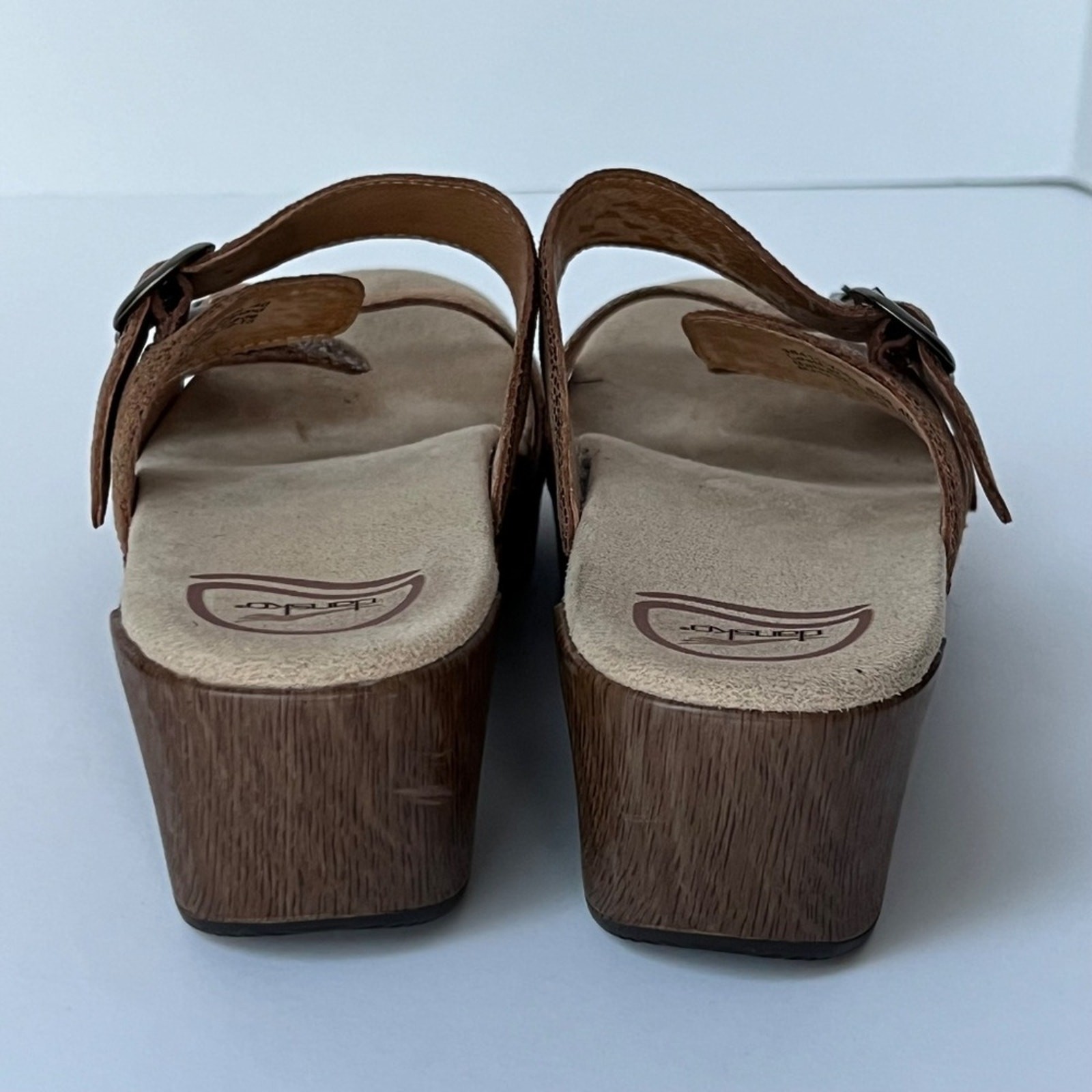 Dansko Sandals 9.5 Wedges 9.5 40 Clogs Iridescent Neutral Comfort Heels Arch