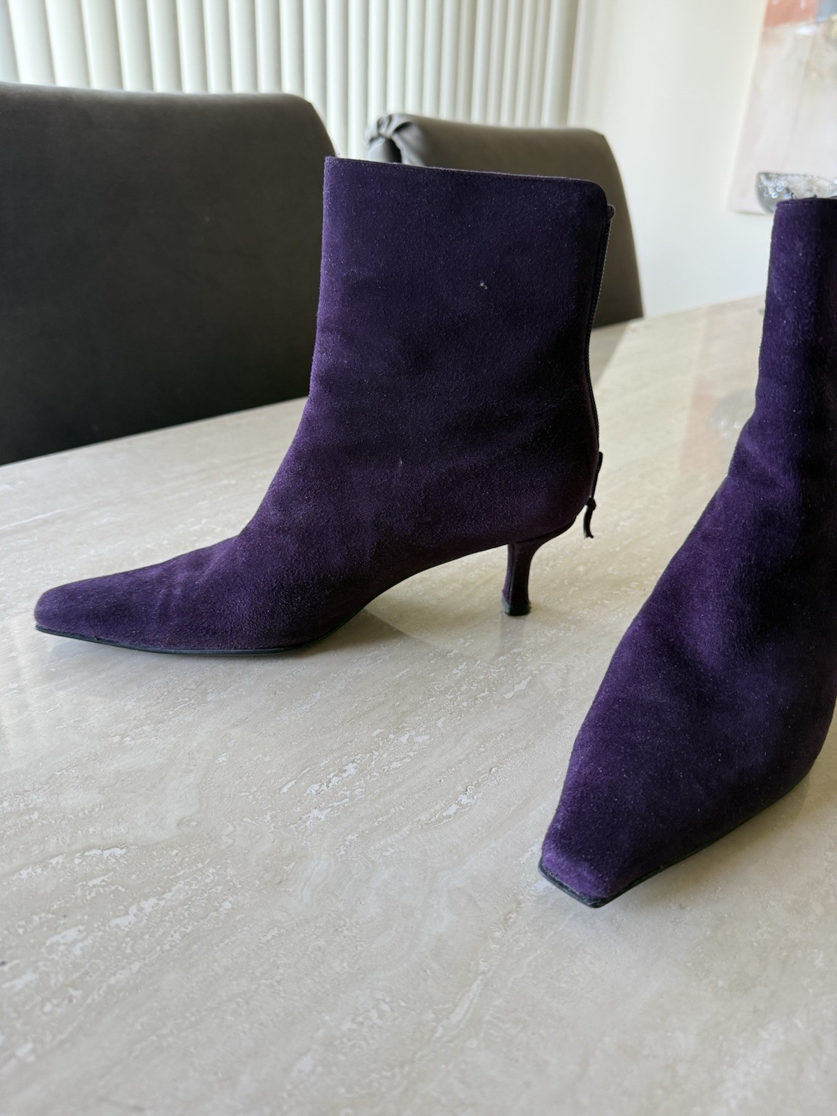 Stuart Weitzman Purple Suede Ankle Bootie Pointed Toe Kitten Heel Back Zip US 7